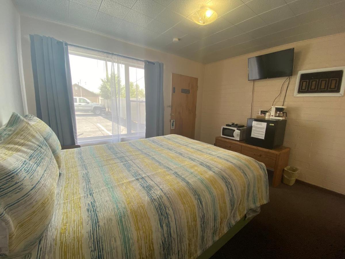 Lamplighter Lodge แพงกวิทช์ ภายนอก รูปภาพ