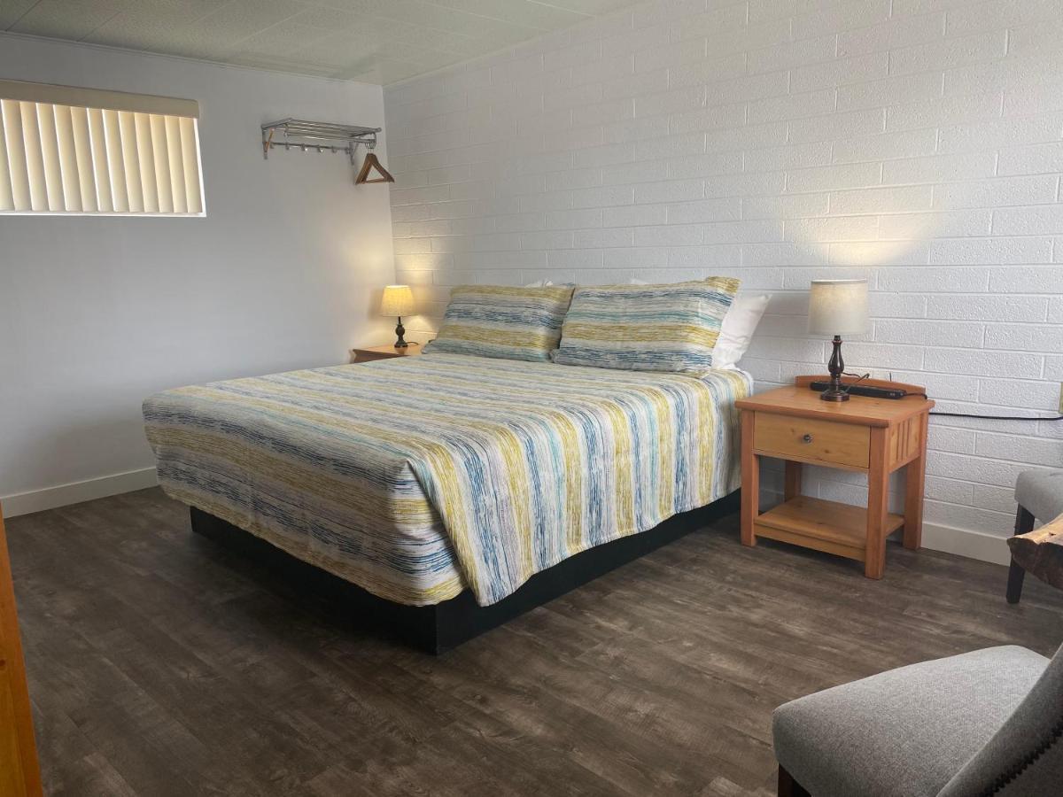 Lamplighter Lodge แพงกวิทช์ ภายนอก รูปภาพ